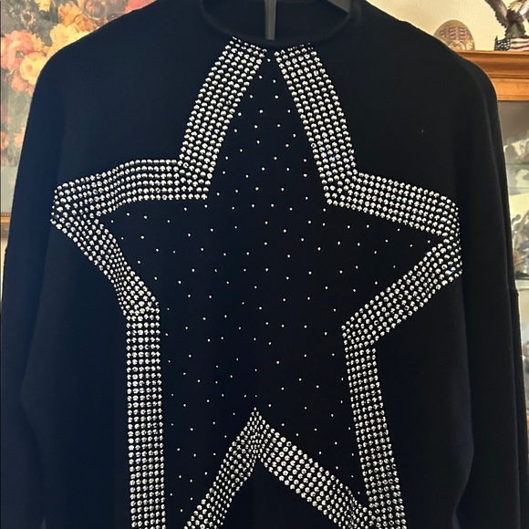 Milano Other - Milano Black and White Star Crewneck Sweater